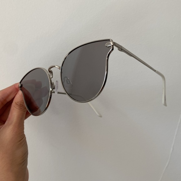 Nanette Lepore Mirrored Sunglasses - Picture 6 of 6